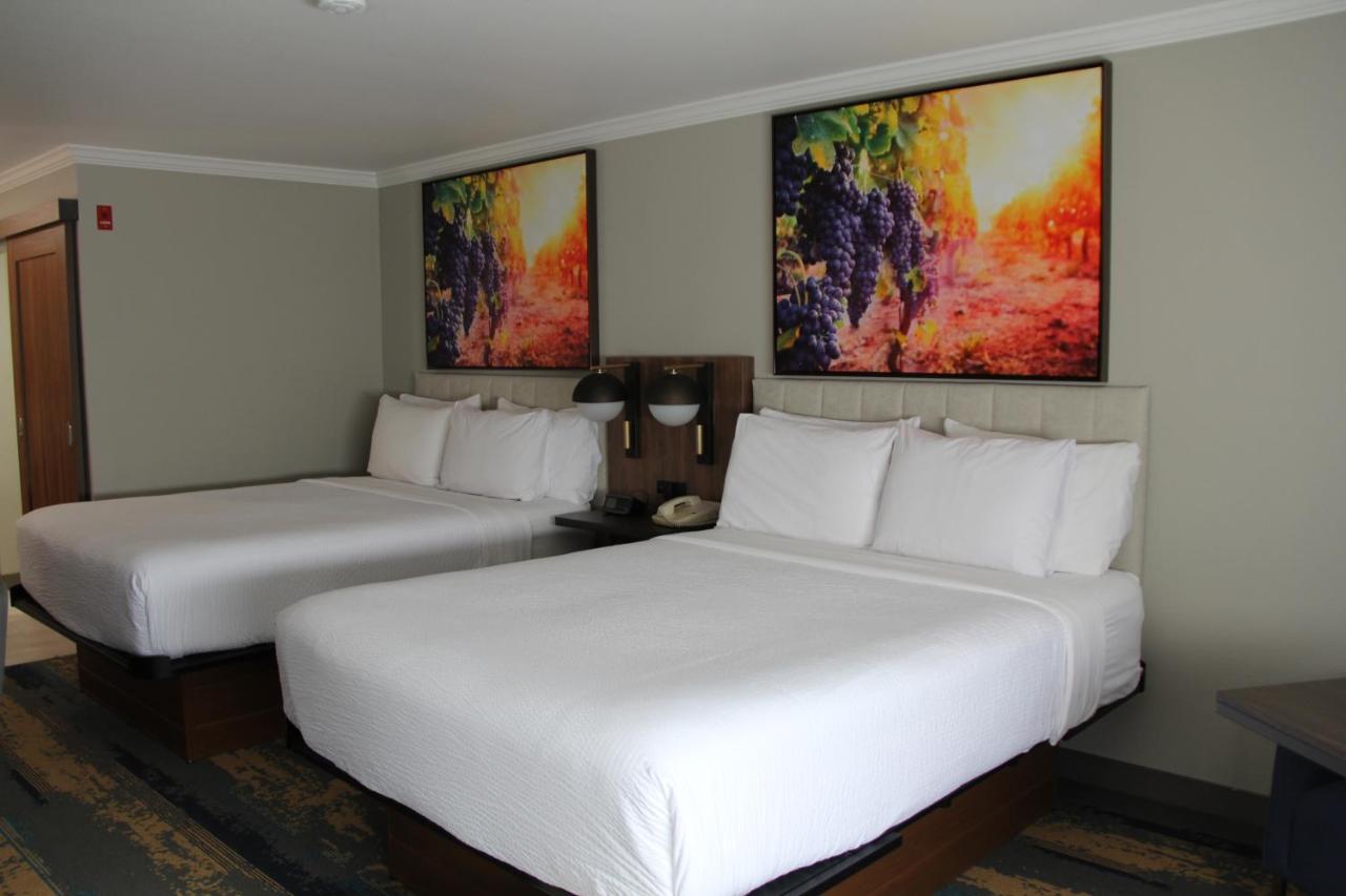 Queen Room with Two Queen Beds - Non-Smoking at La Quinta Inn & Suites by Wyndham Yakima Downtown