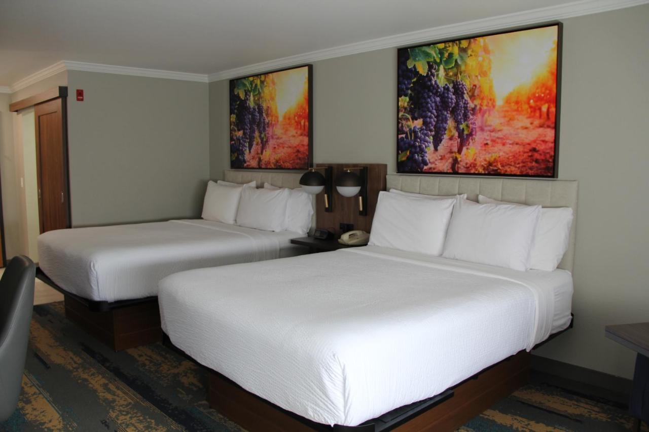 Queen Room with Two Queen Beds - Non-Smoking at La Quinta Inn & Suites by Wyndham Yakima Downtown