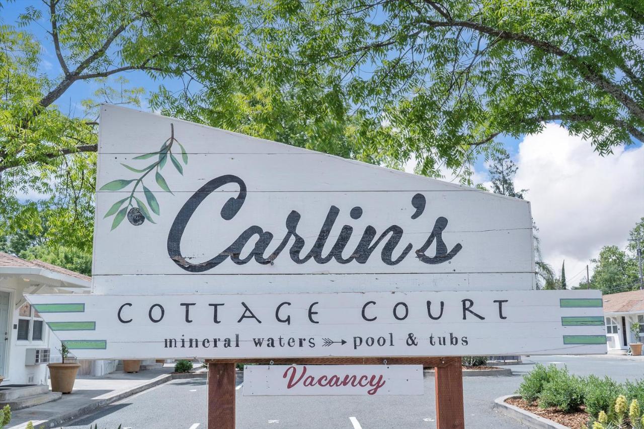 | Carlin's Cottage Court