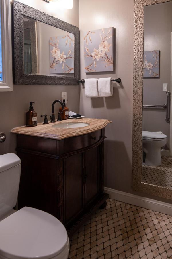 | Inn at Parkside