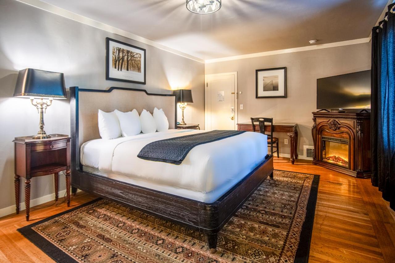 | Inn at Parkside