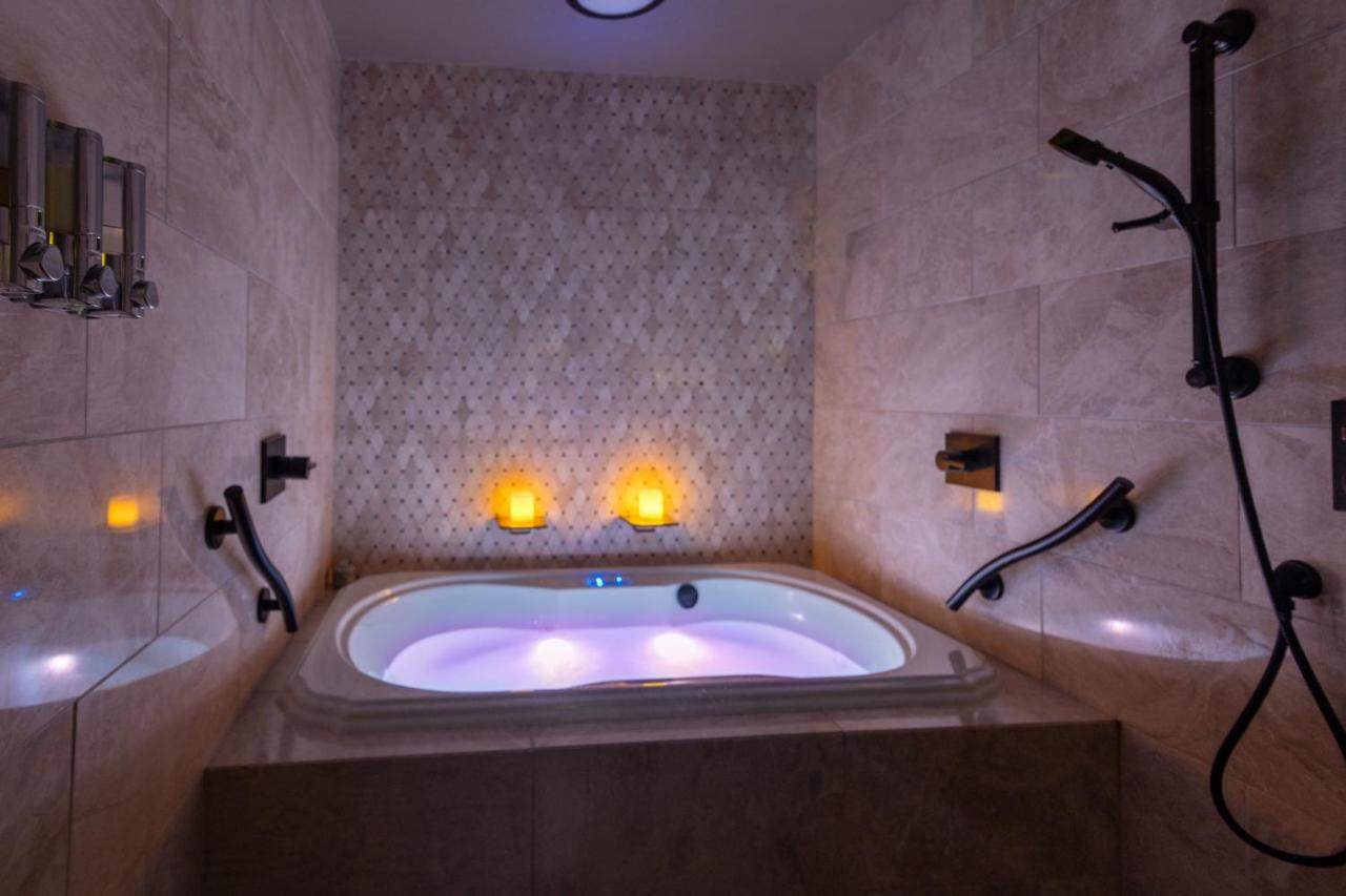 | Inn at Parkside
