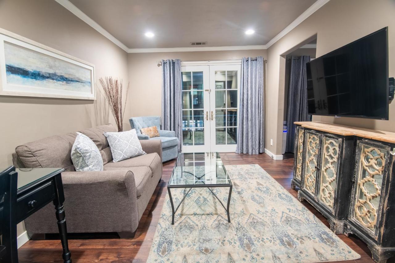 Serenity Couples Spa Suite with Balcony at Inn at Parkside