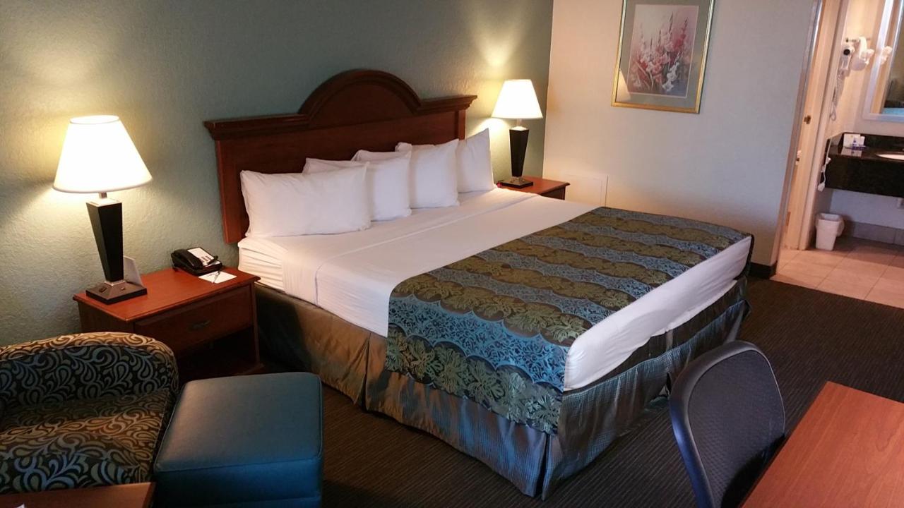 King Room - Mobility Access/Non-Smoking at Baymont by Wyndham Sarasota