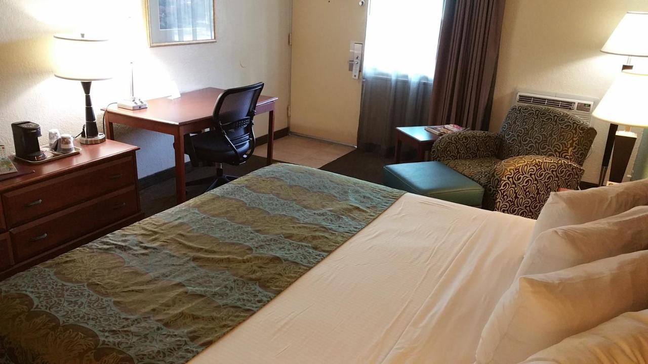 King Room - Mobility Access/Non-Smoking at Baymont by Wyndham Sarasota
