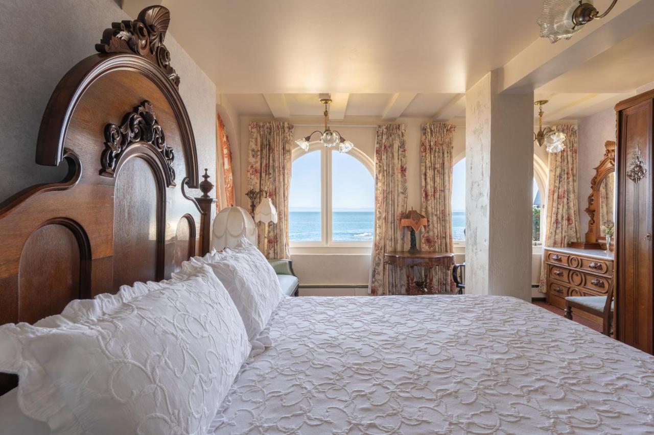 | Martine Inn