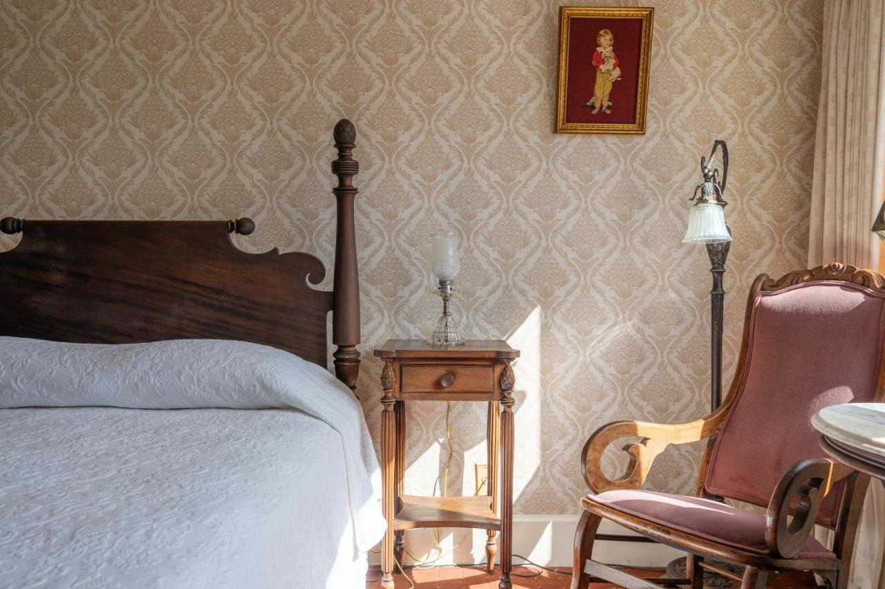 | Martine Inn