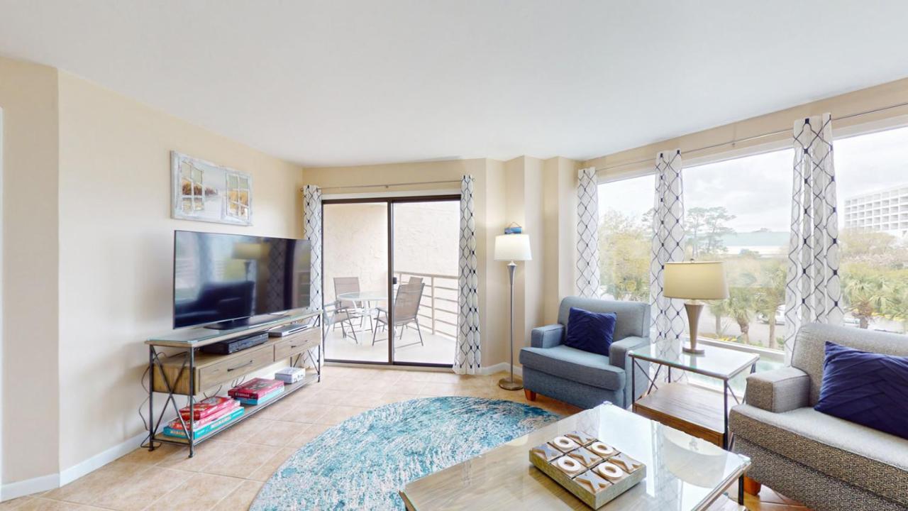 | 2318 Villamare