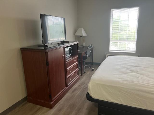 King Studio Suite - Non-Smoking at Baymont by Wyndham Lakeland