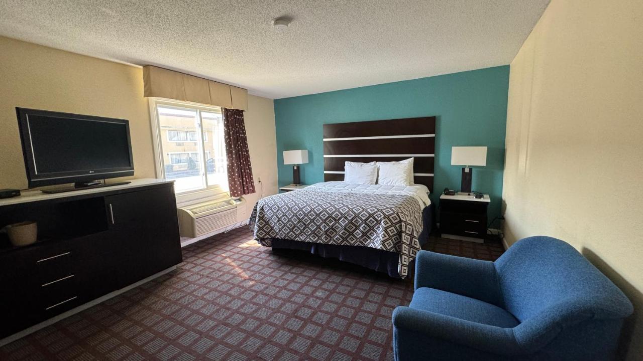 King Room - Non-Smoking at Americas Best Value Inn New London Mystic