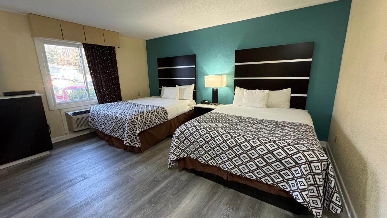 Double Room with Two Double Beds - Non-Smoking at Americas Best Value Inn New London Mystic