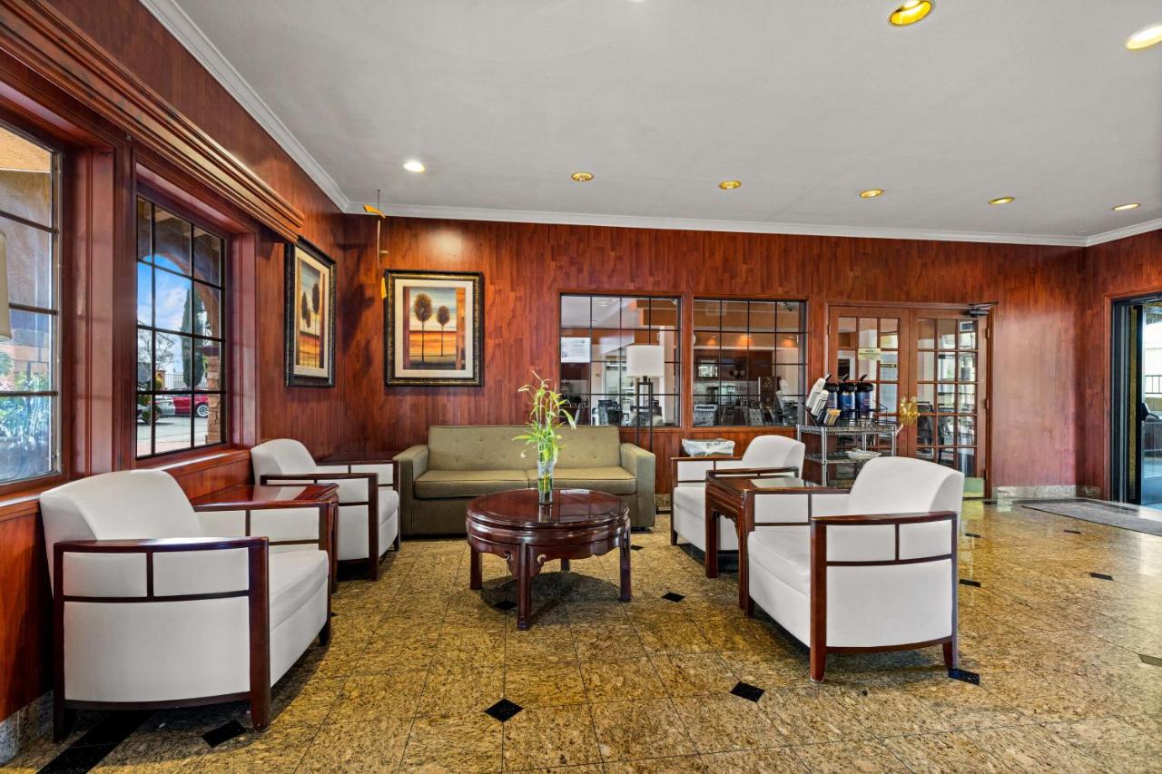  | Best Western Moreno Hotel & Suites