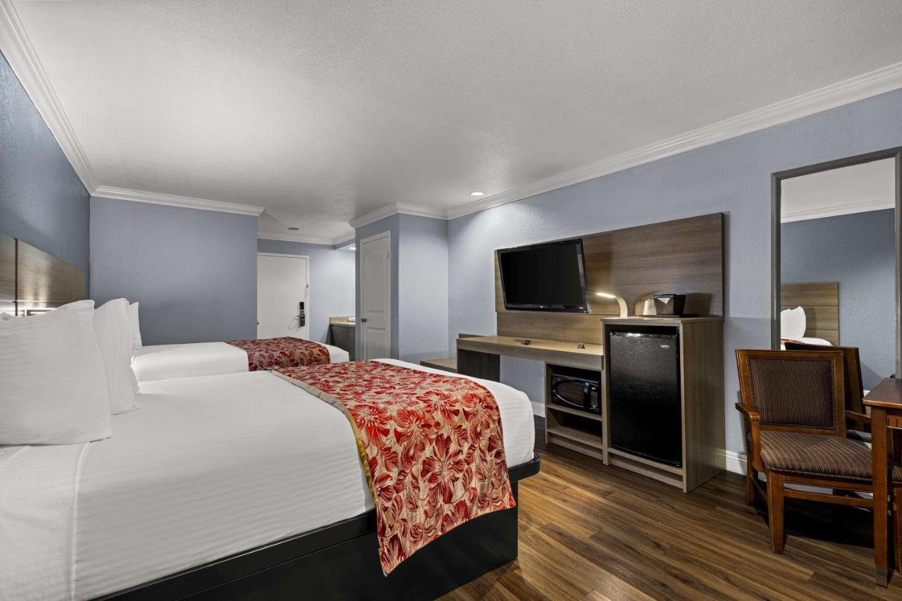  | Best Western Moreno Hotel & Suites