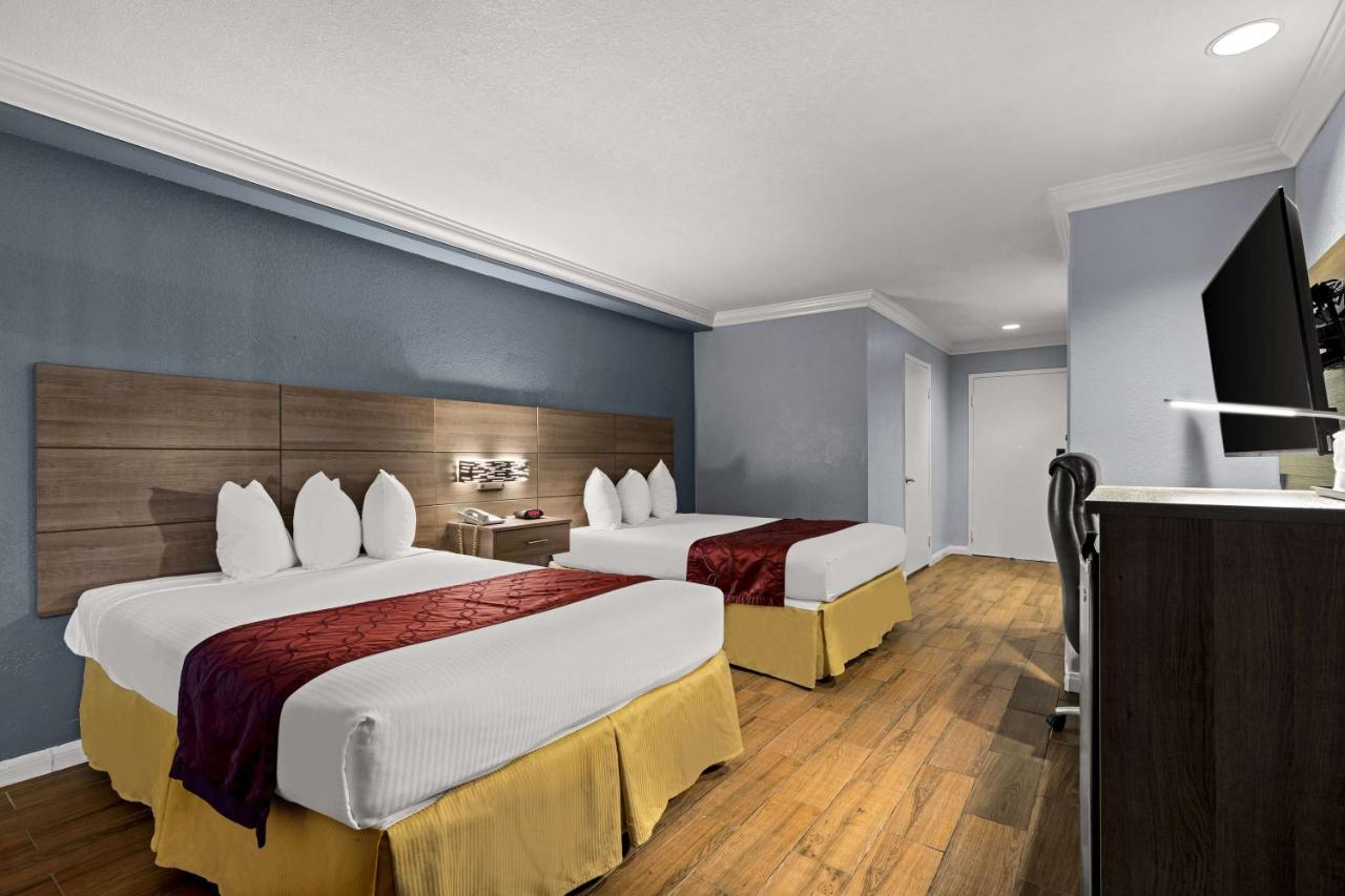 Double Room with Two Double Beds and Balcony - Non-Smoking at Best Western Moreno Hotel & Suites