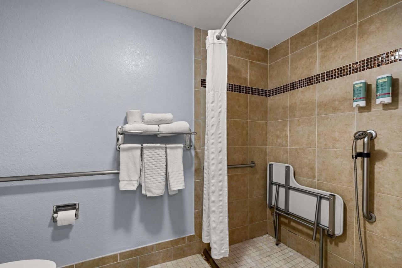 Double Room with Two Double Beds with Roll-in Shower - Disability Access/Non-Smoking at Best Western Moreno Hotel & Suites