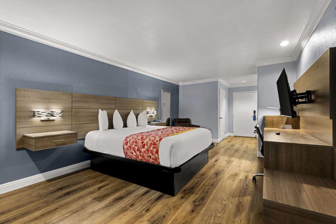  | Best Western Moreno Hotel & Suites