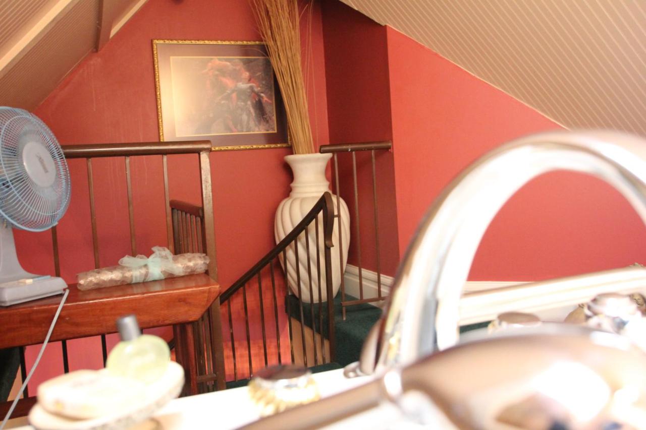 | Hines Mansion