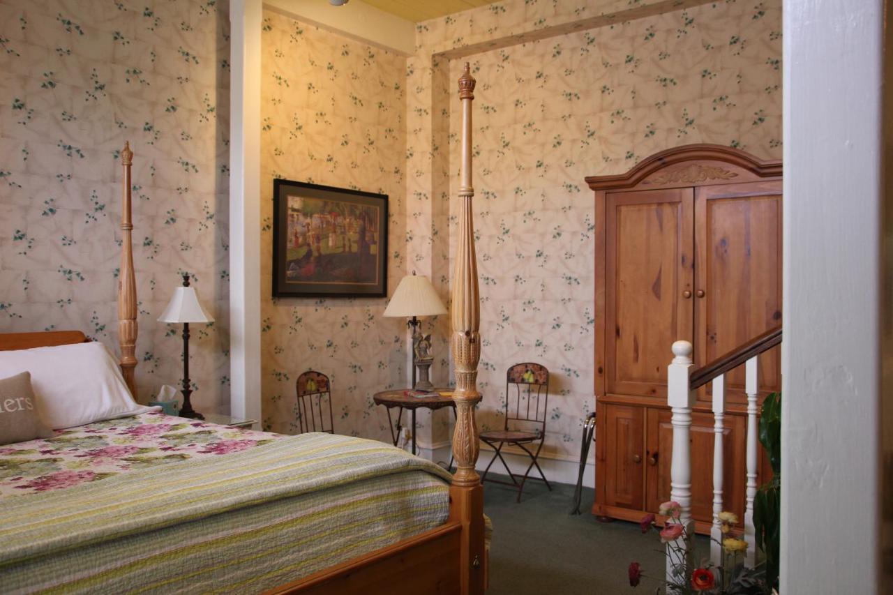 | Hines Mansion
