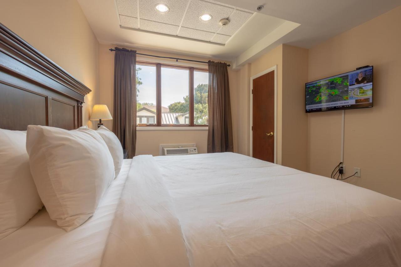 | Ocean Inn & Suites