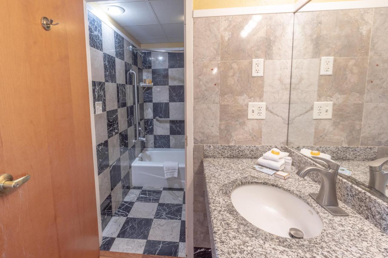 | Ocean Inn & Suites