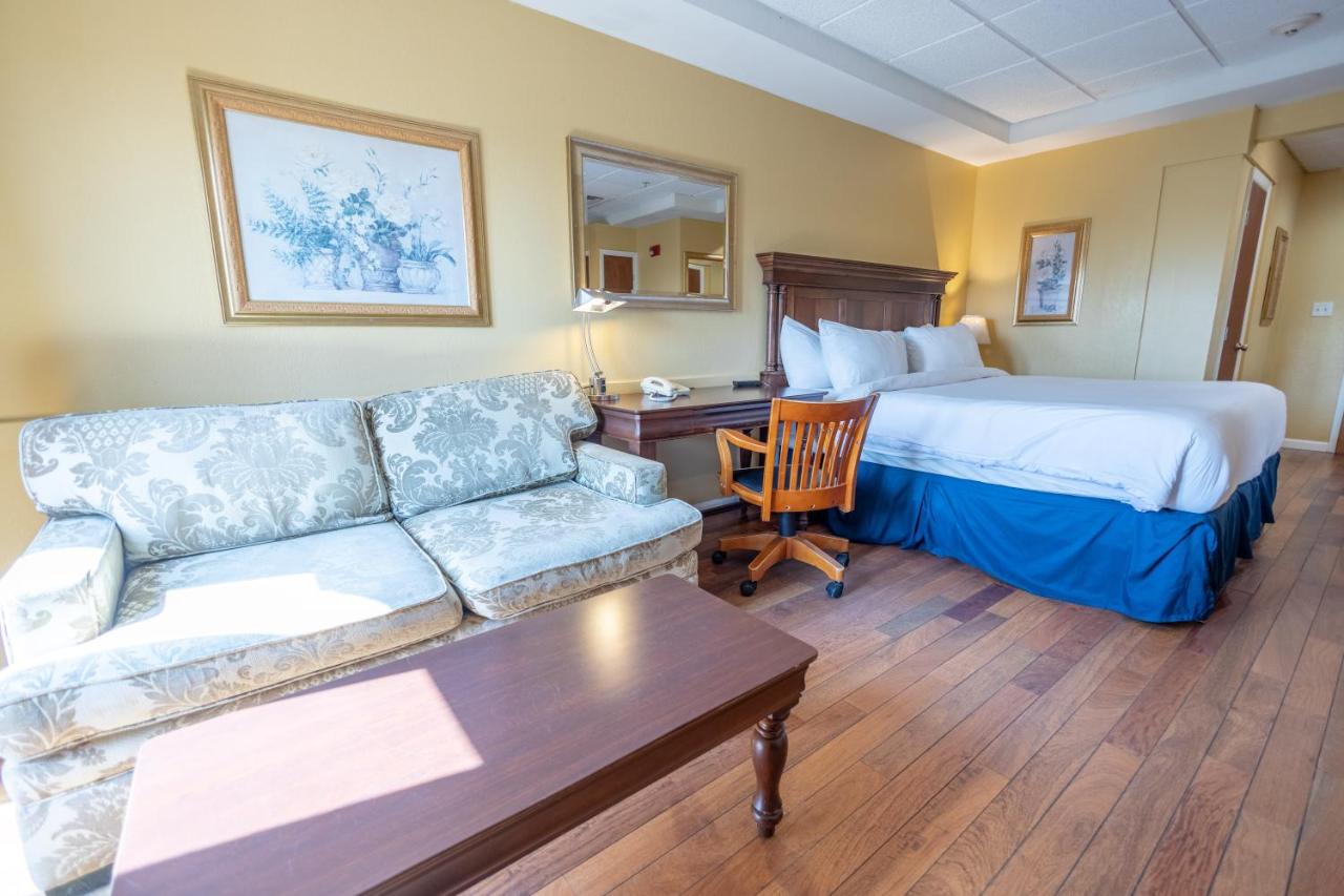 | Ocean Inn & Suites