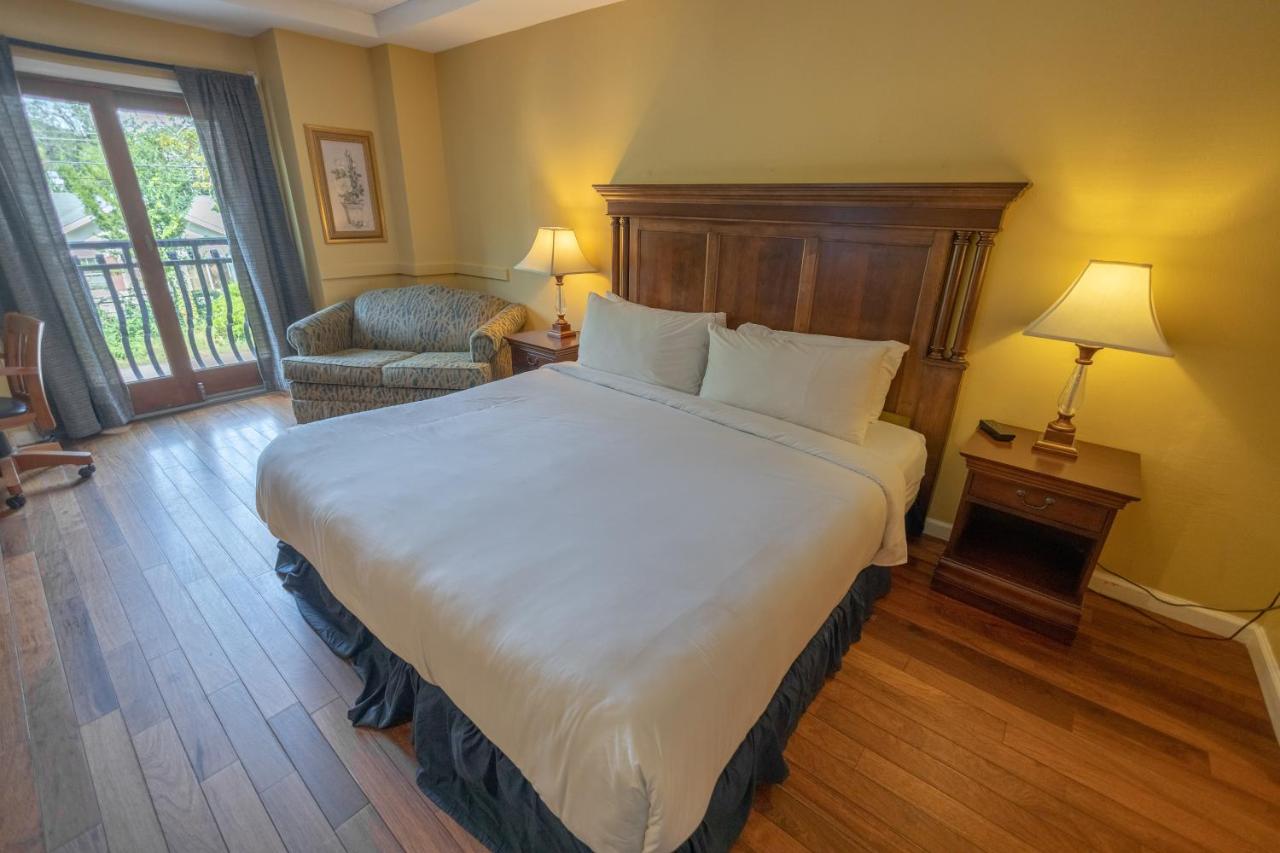 | Ocean Inn & Suites