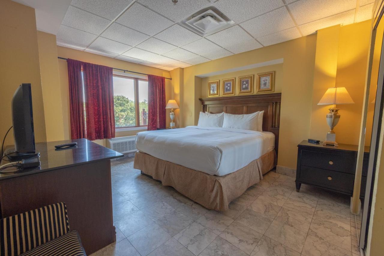 | Ocean Inn & Suites