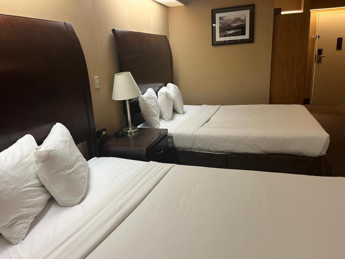 Queen Room with Two Queen Beds at Americas Best Value Inn Kalispell