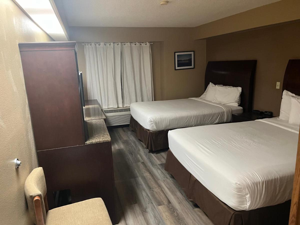 Queen Room with Two Queen Beds at Americas Best Value Inn Kalispell