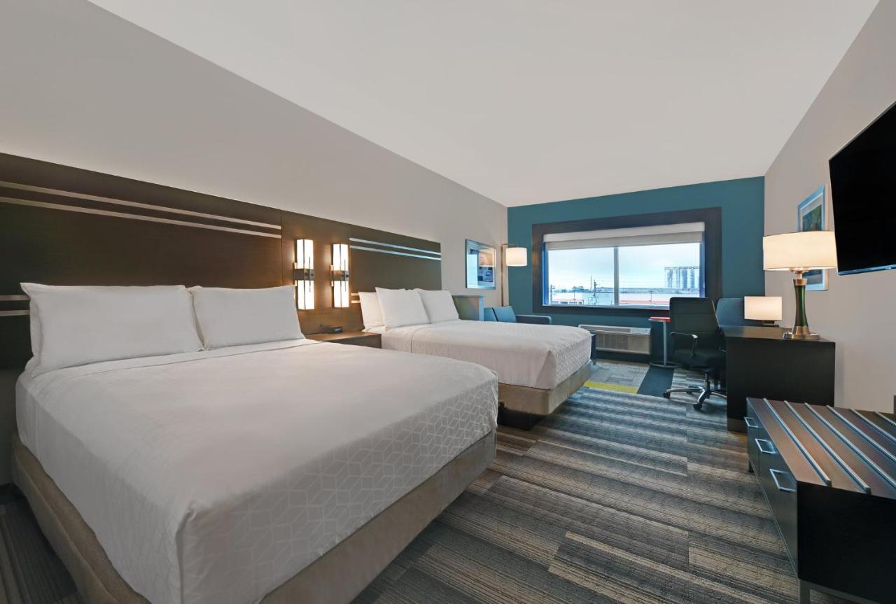 | Holiday Inn Express & Suites Memorial – CityCentre, an IHG Hotel