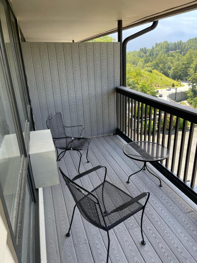 | Cliff Dwellers Inn