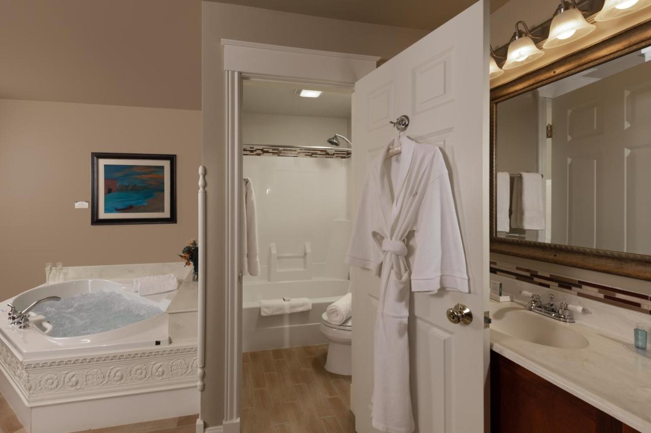 | The Oakwood Inn