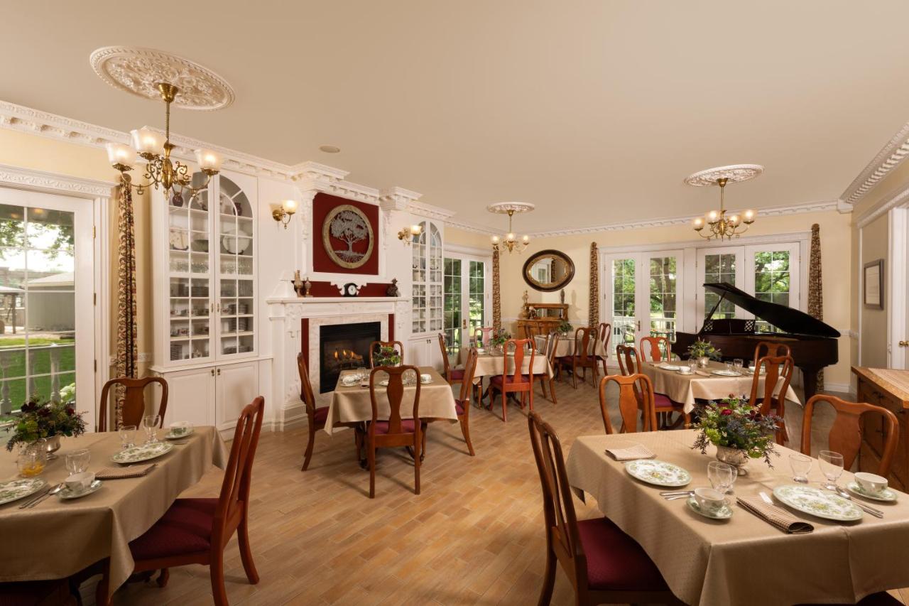 | The Oakwood Inn