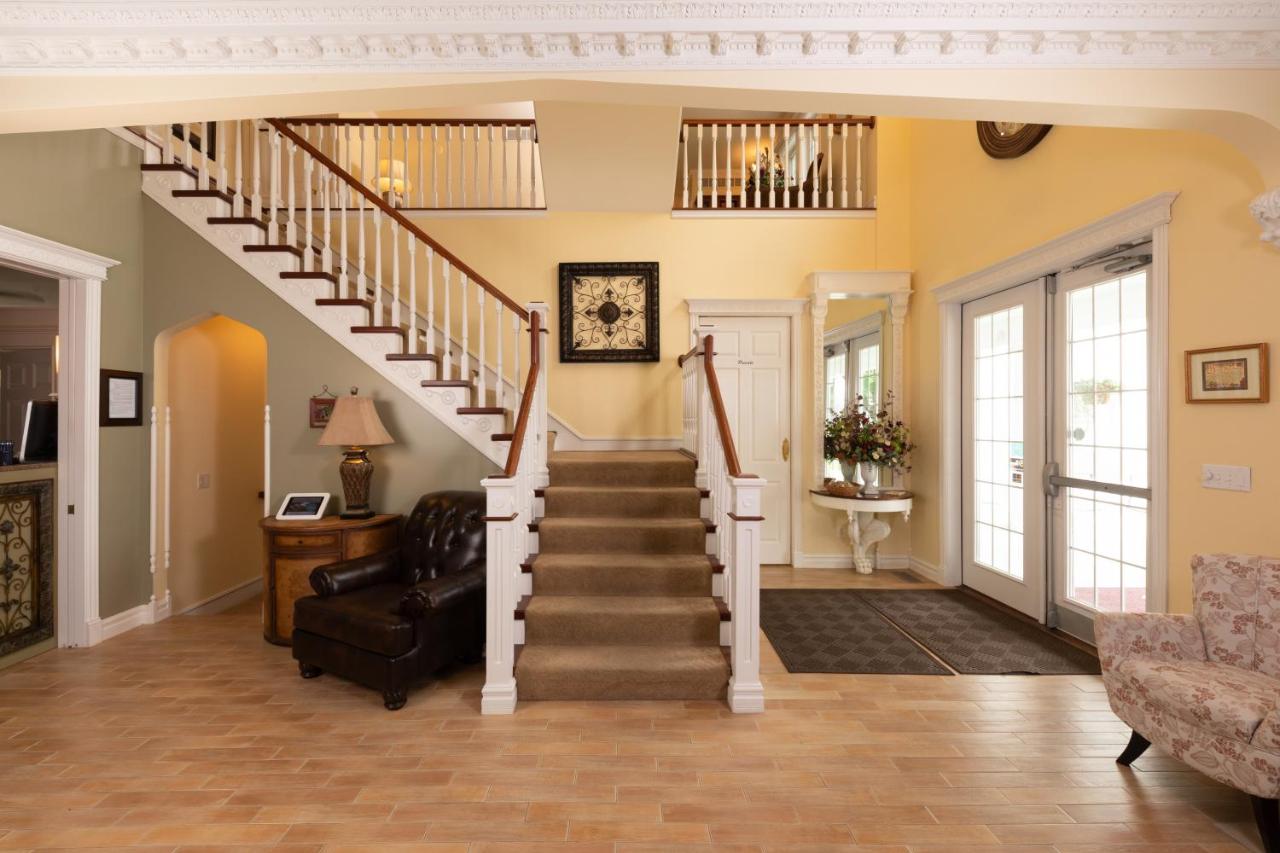 | The Oakwood Inn