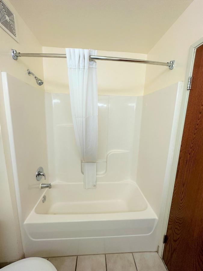 Queen Room with Jacuzzi - Non-Smoking at Super 8 by Wyndham Topeka at Forbes Landing