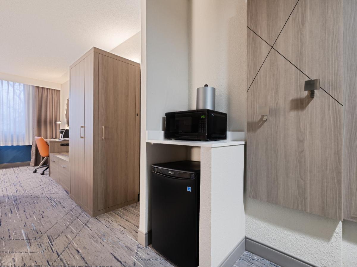 King Room - Disability Access Roll-In Shower at Holiday Inn Express Hotel & Suites Ft. Lauderdale-Plantation by IHG