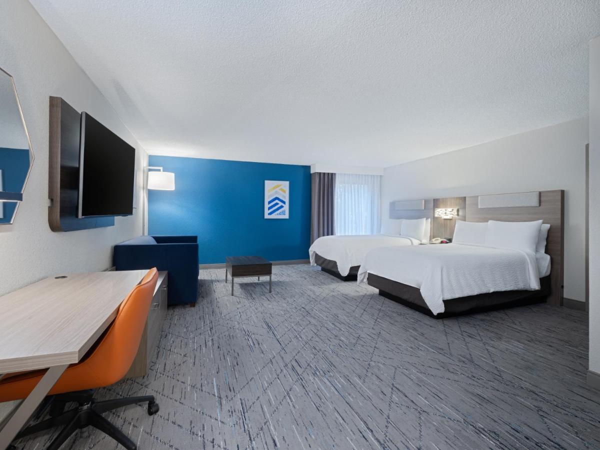  | Holiday Inn Express Hotel & Suites Ft. Lauderdale-Plantation