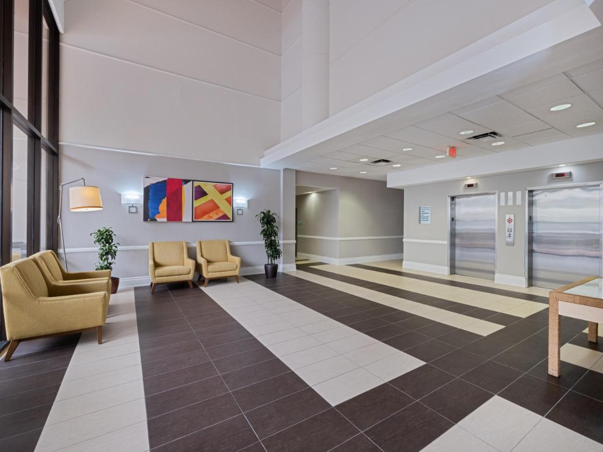 | Holiday Inn Express Hotel & Suites Ft. Lauderdale-Plantation, an IHG Hotel