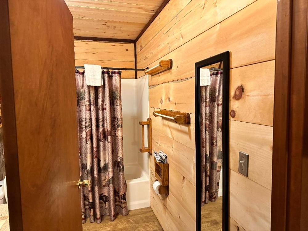 | Best Bear Lodge