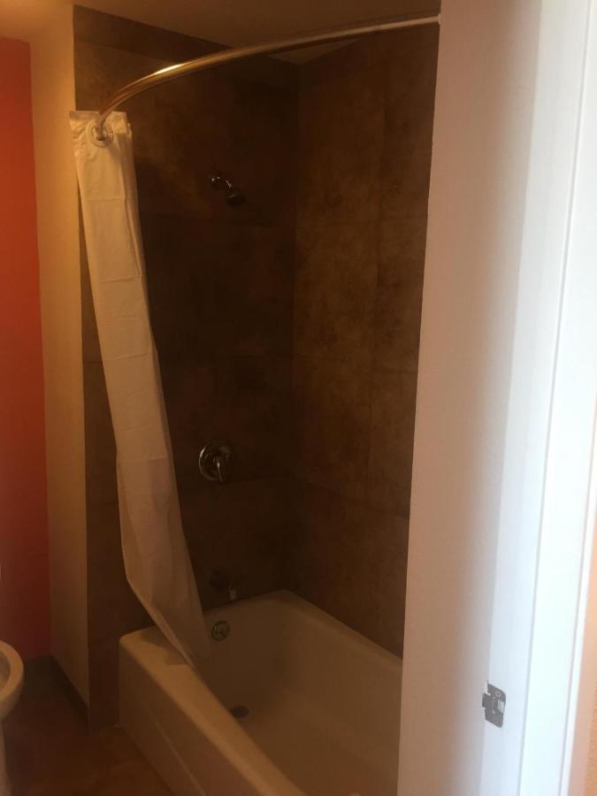 | Motel 6 Lost Hills / Buttonwillow Racetrack