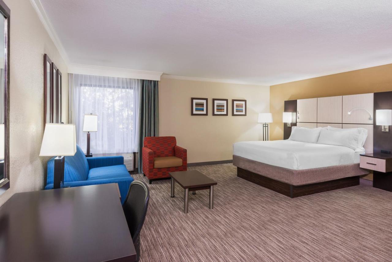| Holiday Inn Express Hotel & Suites Ft. Lauderdale-Plantation, an IHG Hotel