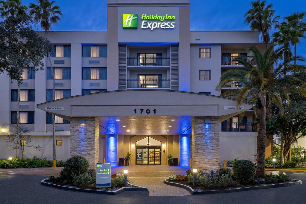 | Holiday Inn Express Hotel & Suites Ft. Lauderdale-Plantation, an IHG Hotel