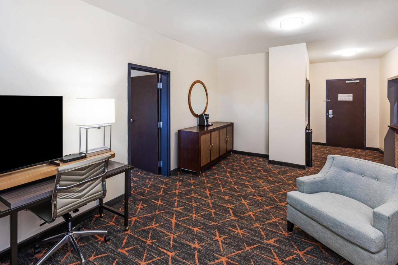 | Holiday Inn & Suites Stillwater-University West, an IHG Hotel