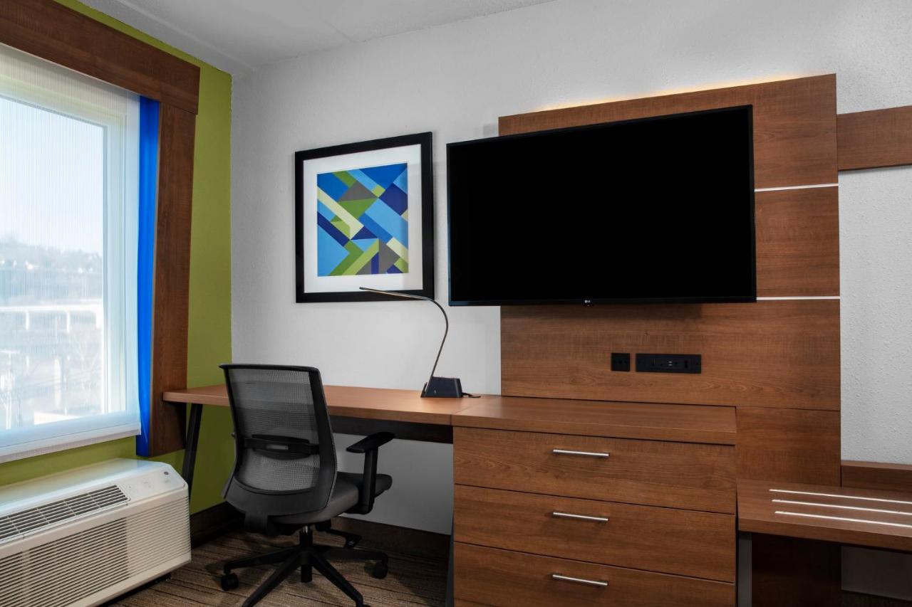  | Holiday Inn Express Charleston-Civic Center, an IHG Hotel