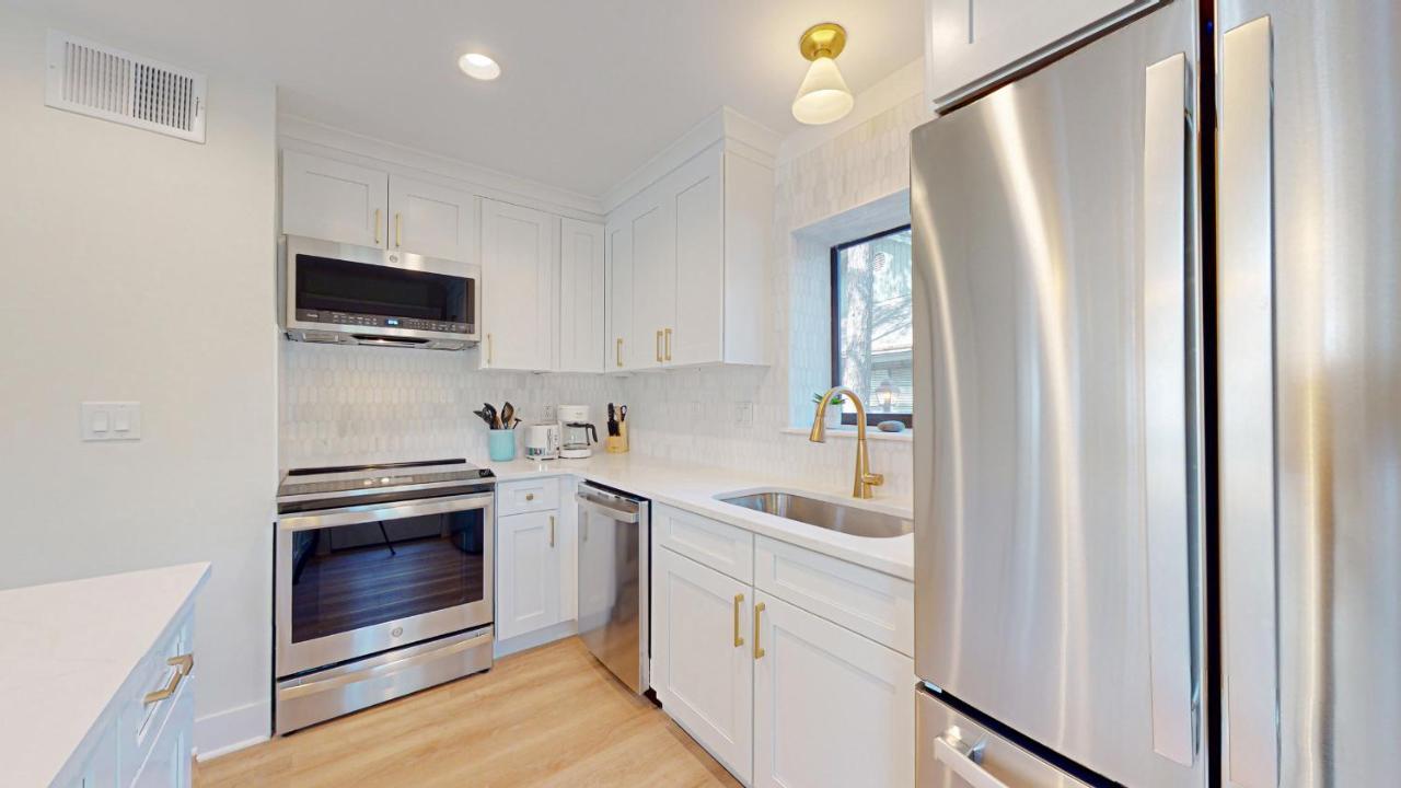  | 6 Hickory Cove