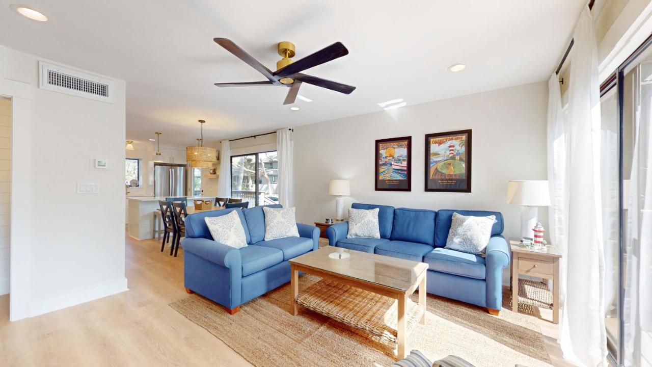 | 6 Hickory Cove