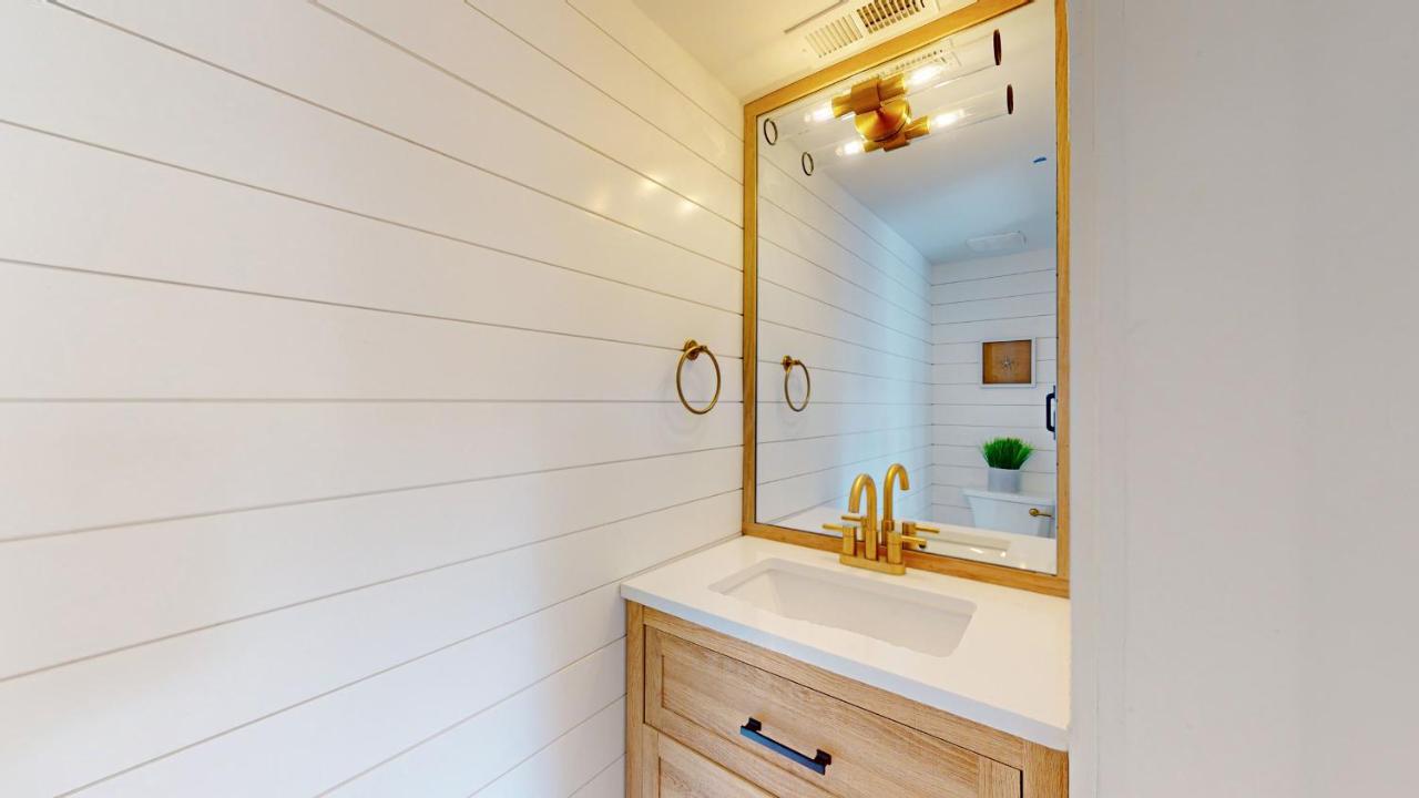 | 6 Hickory Cove