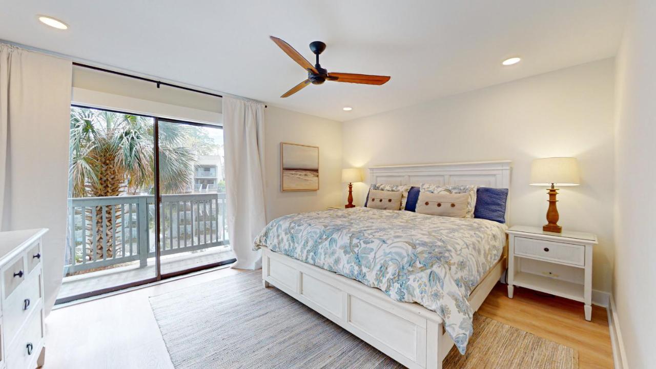  | 6 Hickory Cove