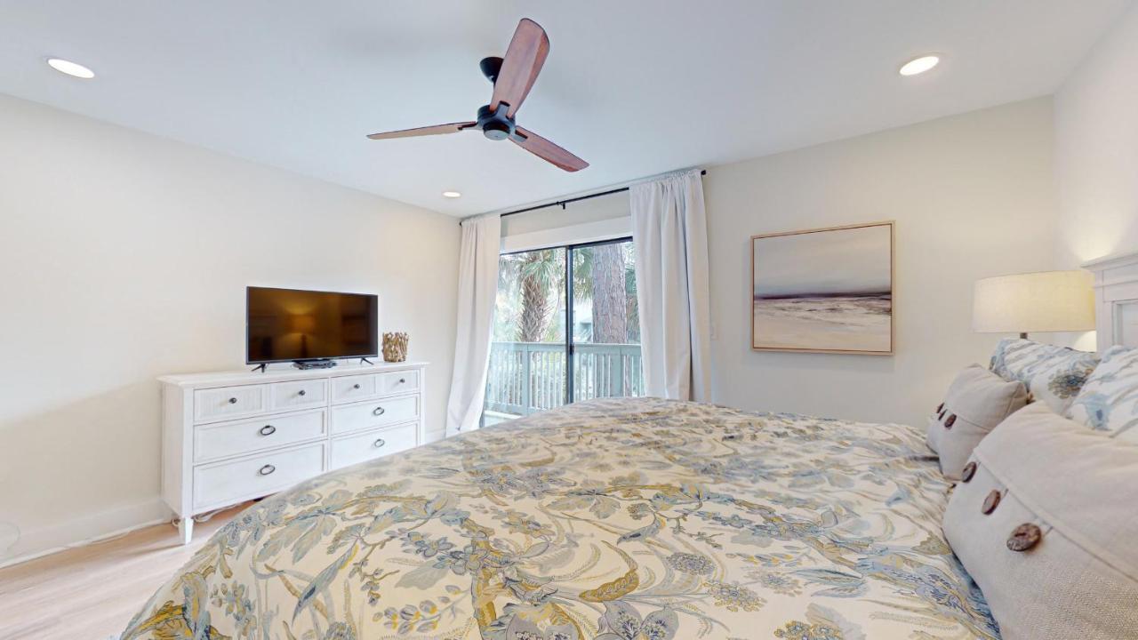  | 6 Hickory Cove