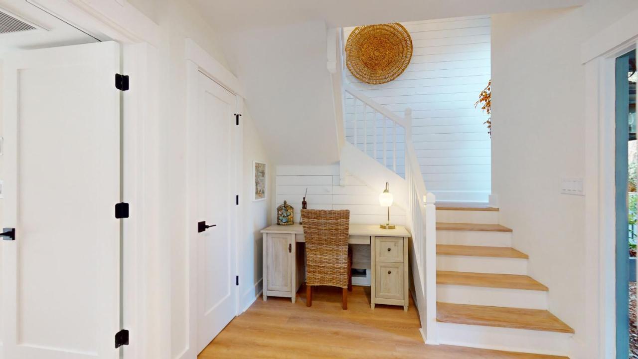  | 6 Hickory Cove